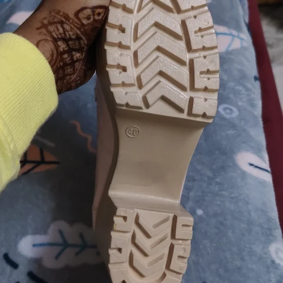 Peach heels - Picture 3 of 5